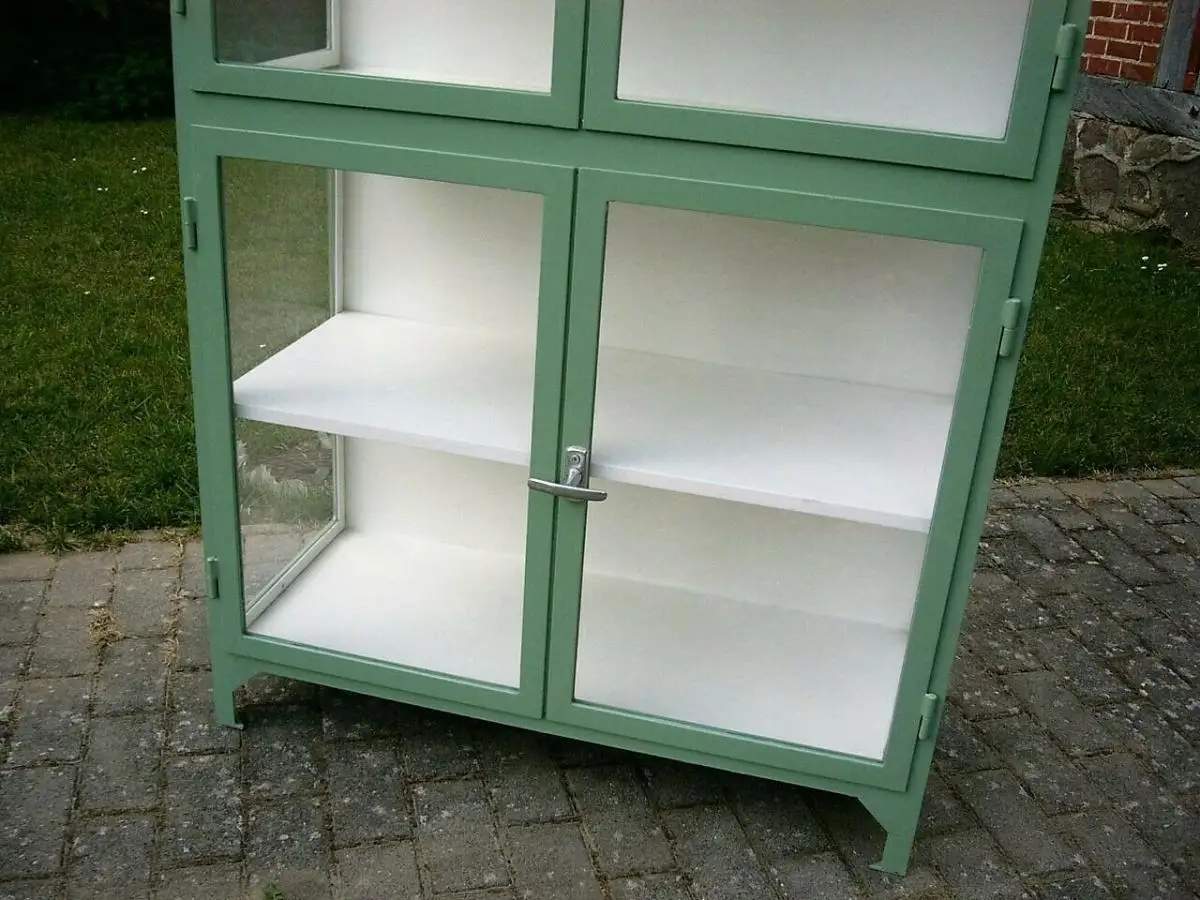 Vitrine antik Metall Eisen restauriert Industrie Design um 1930 Jhd. 3