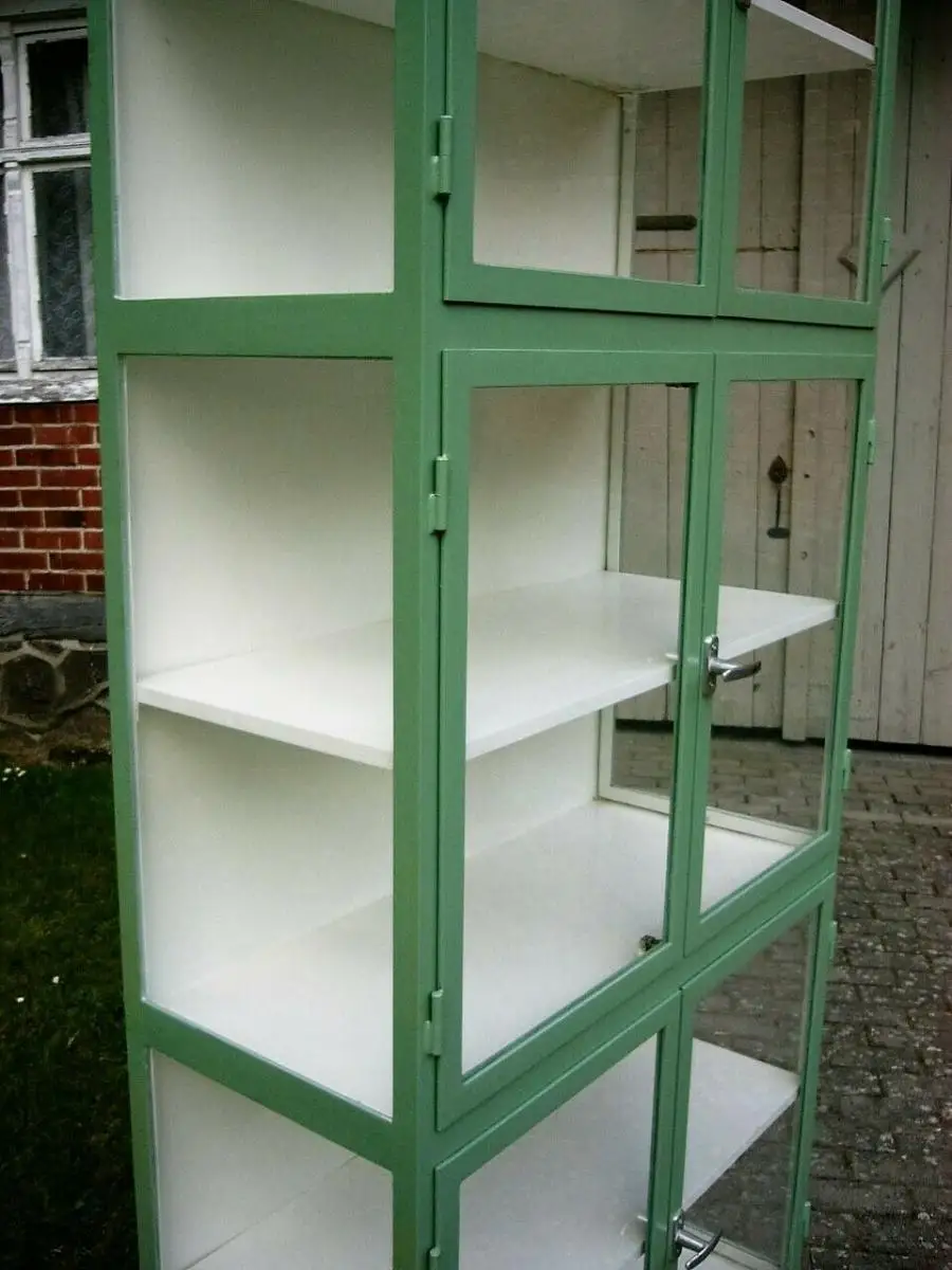 Vitrine antik Metall Eisen restauriert Industrie Design um 1930 Jhd. 9
