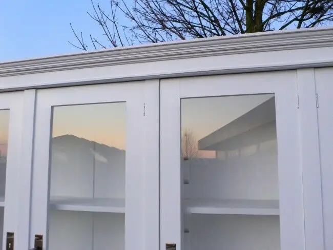 Ladenwand Laden Vitrine in weiß 250cm lang Verkaufswand Verkaufsschrank 4