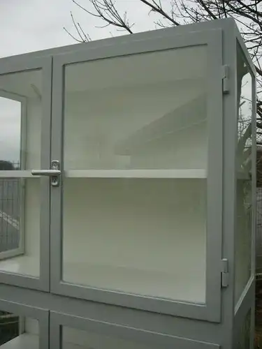 Vitrine Industrie Design Bauhaus Metall Eisenvitrine restauriert um 1930 Jhd.