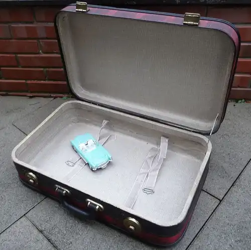 Rockabilly Koffer rot kariert