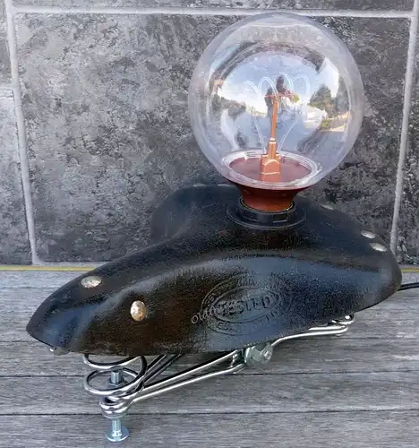 Tischlampe Fahrradsattel