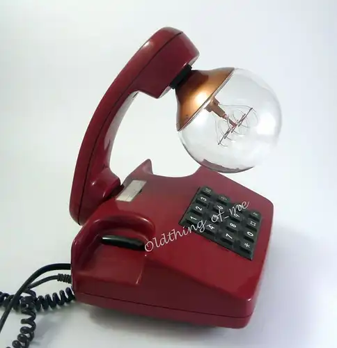 Rotes Tasten Telefon als Tischlampe