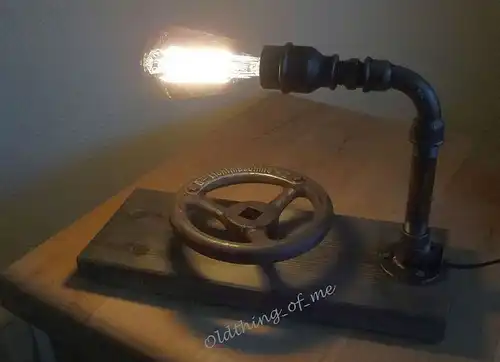 Steampunk Tischlampe mit Stellrad