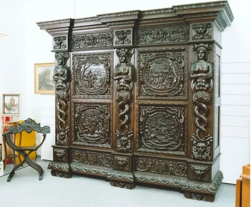 Diverse Antike Möbel aus privater Sammlung.
Prachtstück Danziger Barock Schrank aus ca. 1880.
 0