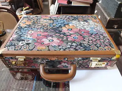 70-teiliges Besteck von SBS 24 Karat hartvergoldet, Modell 2000 Gloria Royal neu