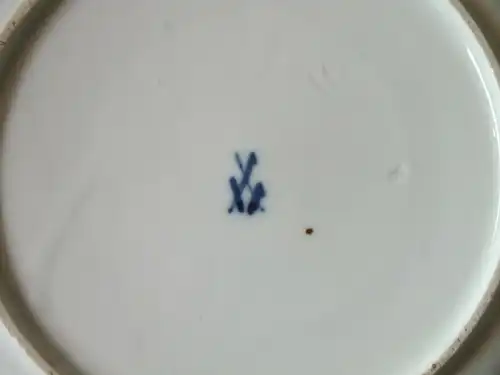 Meissen Teller, Blumenmotiv, unterglasurblaue Marke, 22,3cm,