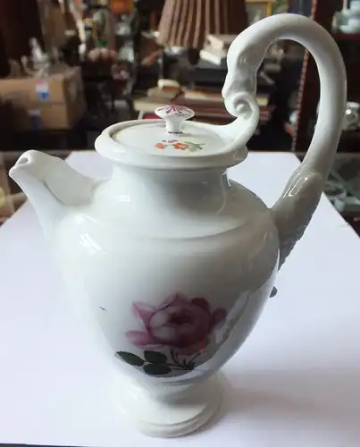 Meissen Mokkakanne, rote Rose, alte unterglasurblaue Marke, 21,5cm, schönes Teil