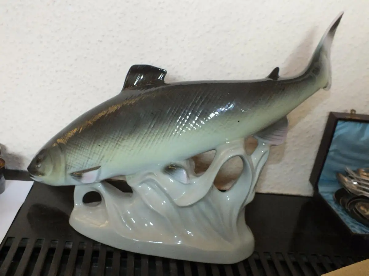 Porzellanfigur Royal Dux Forelle Lachsforelle, signiert und gemarktet, 38cm lang 1