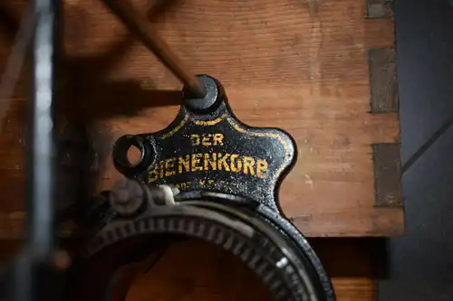 Alte Sockenstrickmaschine "Der Bienenkorb", Strickmaschine, extrem selten!!