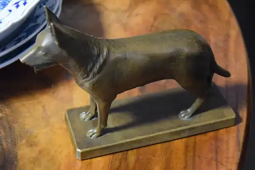 Deutscher Schäferhund, alte Bronze, signiert F. Wariner / S.V., Vollbronze, WW2
