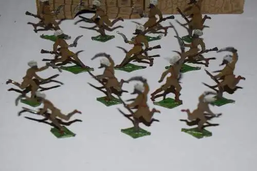 Heinrichsen Gurkhas, Angrift 15 Teile Zinnfiguren in Original Schachtel