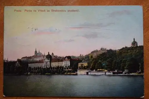 Ak Prag, Partie na Vltavé se Strakovskou akademii. , um 1908 gelaufen