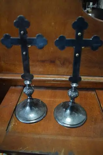 2 Altarkreuze von J. Schlossarek, Breslau, sehr guter Zustand!