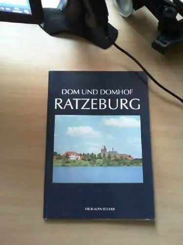 Dom und Domhof Ratzeburg. Heinz-Dietrich Gross. Aufnahmen von Hans-Jürgen Wohlfa