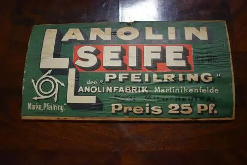 Lanolin Seife "Pfeilring" Lanolinfabrik Martinikenfelde Werbung Papier auf Holz