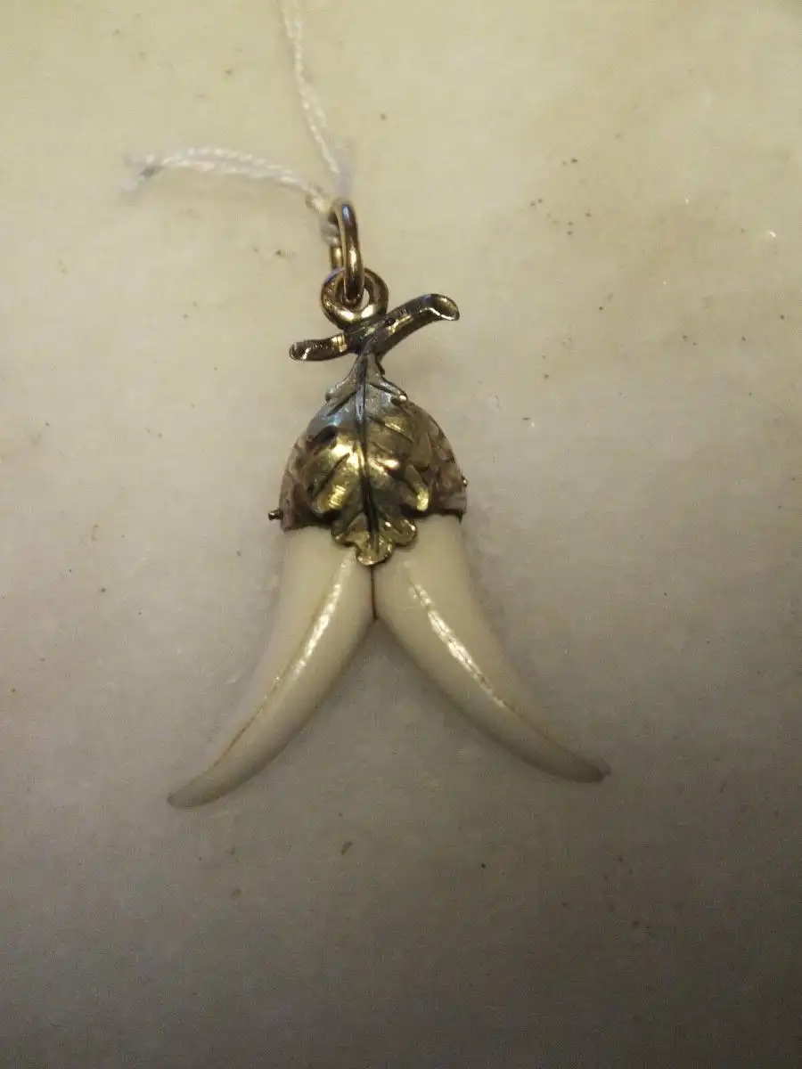 Schöner Anhänger 333 Gold, Grandeln, Grandelschmuck, Jagd Jagdschmuck Fuchshaken 0