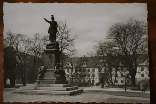 Ak Augsburg,Denkmal, um 1950 nicht gelaufen