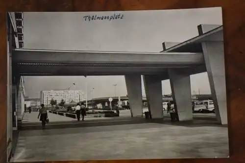 AK Halle / Saale, Blick vom Interhotel zum Ernst-Thälmann-Platz 1972 gelaufen