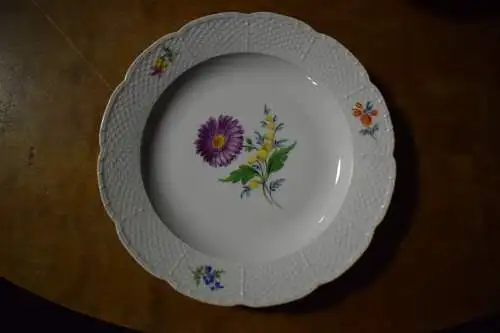 Meissen, Gedeck 3-teilig Bunte Blume reliefiert Top Zustand Meißen