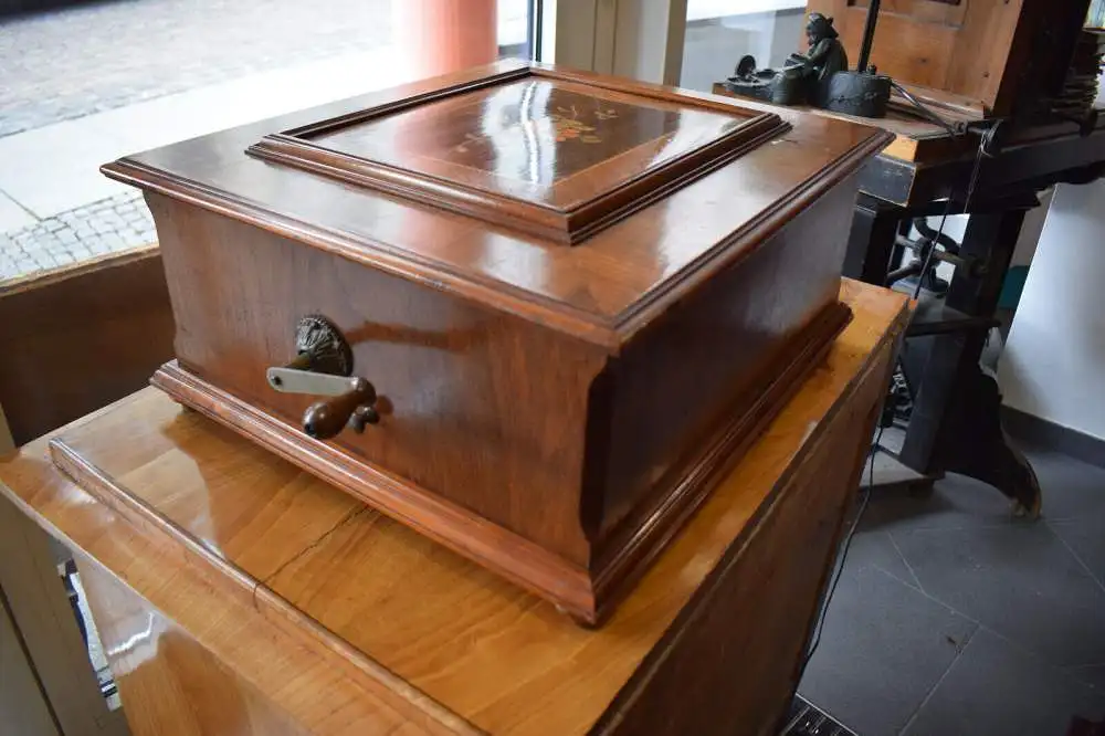 Polyphon A. Quednow Aschersleben, 39,5cm Platten 39 Stück, voll funktionstüchtig 3