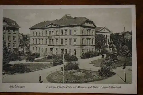 Ak Nordhausen Friedrich-Wilhelm-Platz mit Museum u. Kaiser Friedrich Denkmal