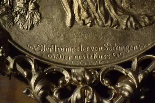 2 Messingplatten  "Der Trompeter von Säckingen"  Der erste Kuss / Überraschung