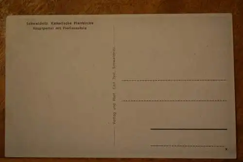 Schweidnitz, Katholische Pfarkirche, Hauptportal mit Säule,  1918 nicht gelaufen
