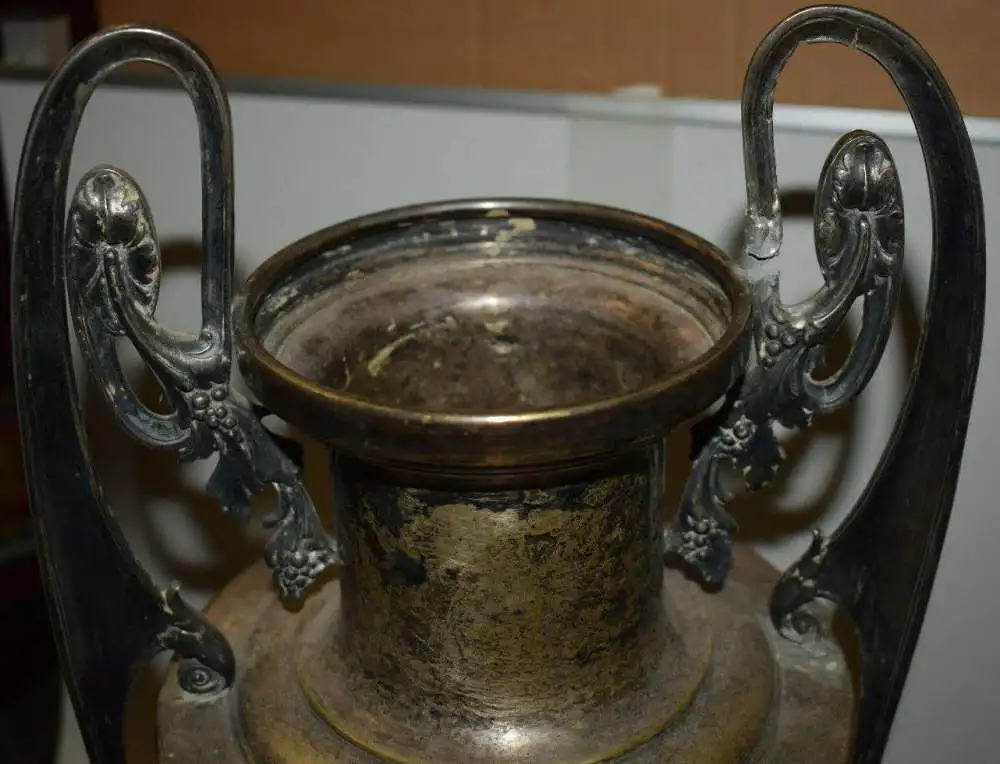 Riesige Amphore, Vase, versilbert mit freier Kartusche, 63cm hoch um 1900 3