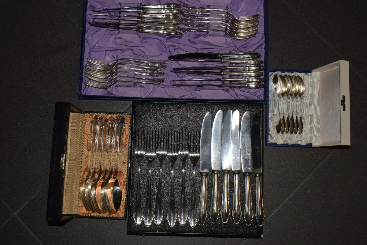 Besteck Silber 800 Halbmond u. Krone, 48 Teile, sehr guter Zustand! 0
