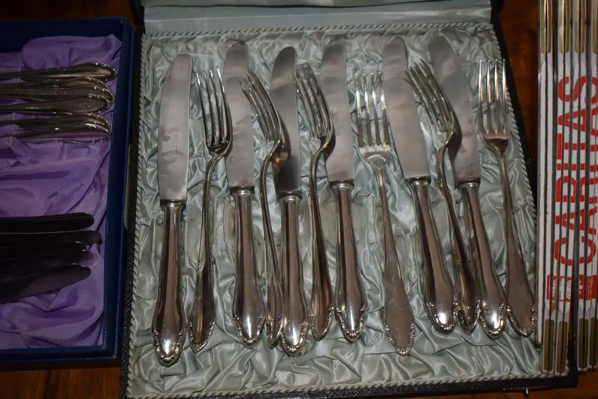 Besteck 48 Teile, 800 Krone u. Halbmond gestempelt, 2595g 2