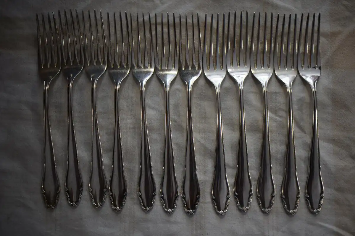 Besteck 48 Teile, 800 Krone u. Halbmond gestempelt, 2595g 6