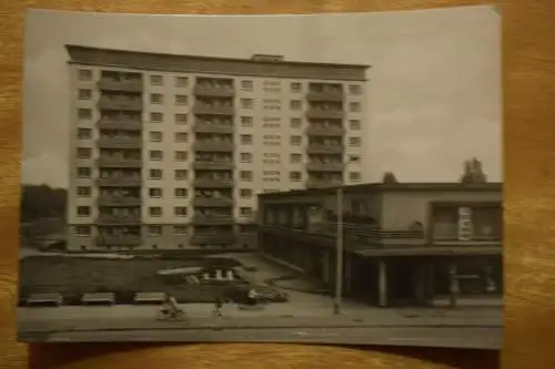 Ak Halle / Saale, Paul-Suhr-Straße mit Hochhaus, 1966