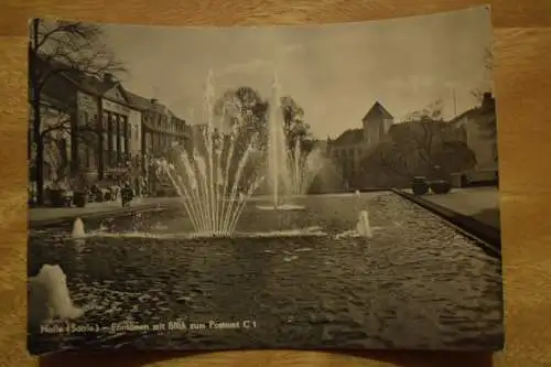 Ak Halle / Saale, Fontänen mit blick zum Postamt C1, 1964