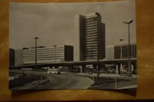 Ak Halle / Saale, Ernst-Thälmann-Platz, Foto Kühn, 1974