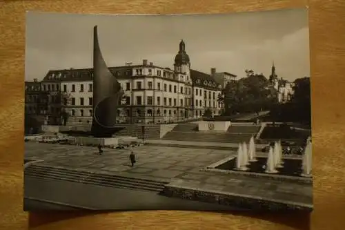 Ak Halle / Saale, Fahnenmonument am Hansering, Flamme der Revolution, 1969