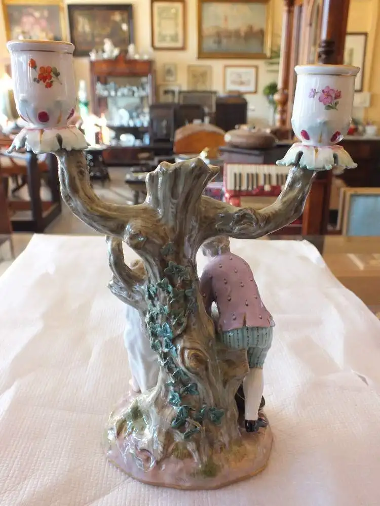 Meissen Figur Gärtner zeigt Kind Vogelnest hangemalt, Schwerter unterglasurblau  6