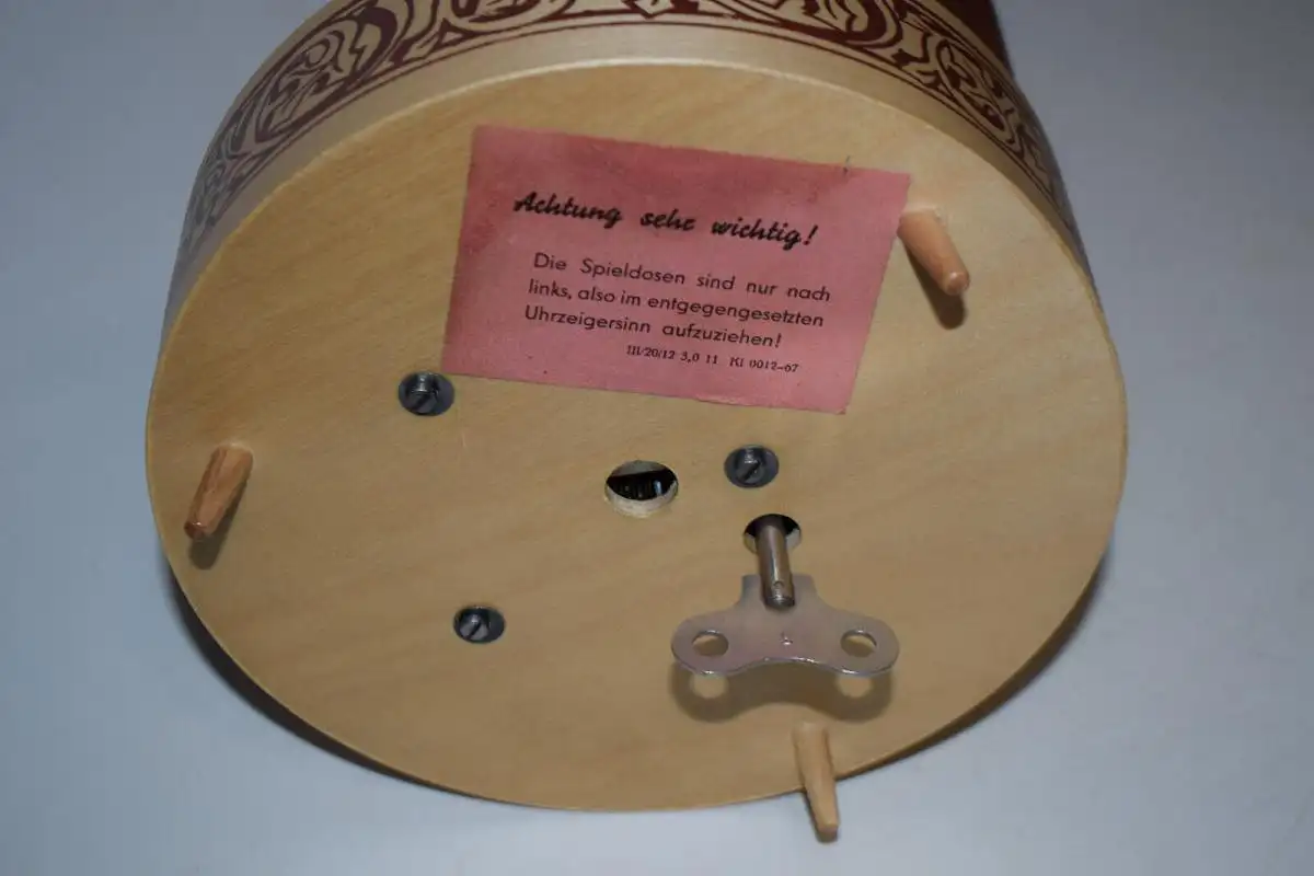Spieluhr Spieldose Erzgebirge im Originalkarton, 