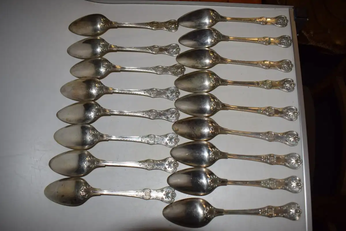 Altes Silber Besteck, mit 7-zackiger Adelskrone für 18 Personen + 6 Vorlegeteile 7