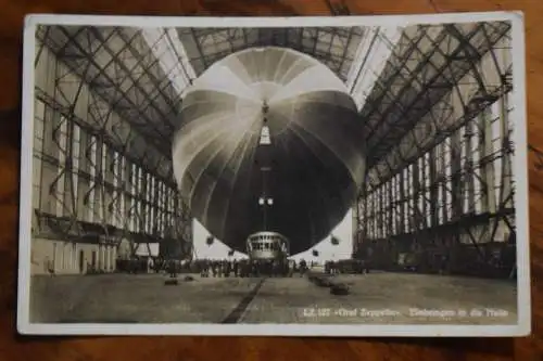 Ak Graf Zeppelin, Einbringen in die Halle, um 1915 nicht gelaufen