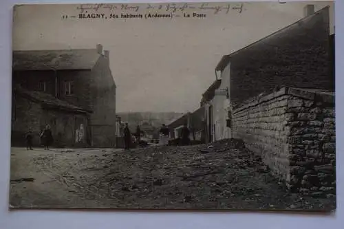 Ak Blagny, 562 habitants (Ardennes), La Poste um 1914 gelaufen - Feldpost