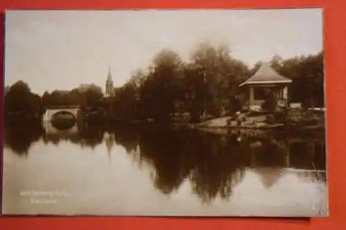 Ak Senftenberg N.-L., Stadtpark  um 1927 gelaufen