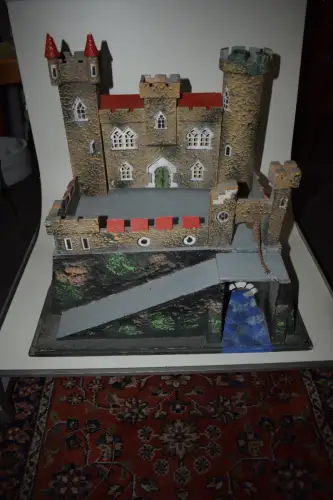 Alte Ritterburg, kann man auch abbauen, vollständig, 50breit, 36tief und 46hoch