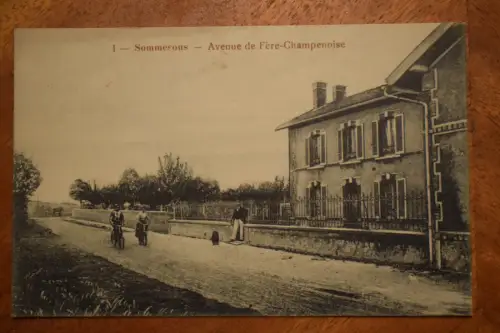 Ak Sommesons, - Avenue de Fère-Champenoise, um 1915 gelaufen