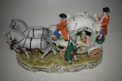 Pferdekutsche Porzellan, 29cm  lang, top Zustand, mit 4 Personen, top Zustand!