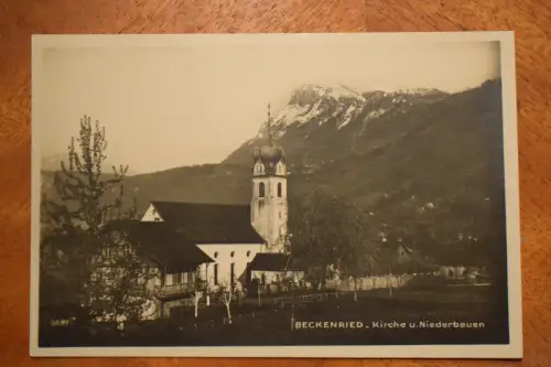 Ak Beckenried, Kirche u. Niederbauen, um  1929 nicht gelaufen