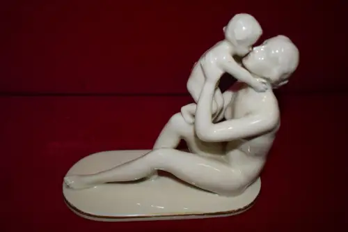 Porzellanfigur Mutter mit Kind, elfenbeinfarben mit Porzellanstempel Neu-Tettau