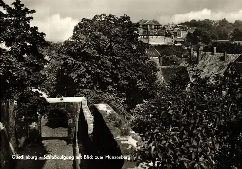 PP 09 (5-65) Quedlinburg - Schloßaufgang mit Blick zum Münzenberg SSt.