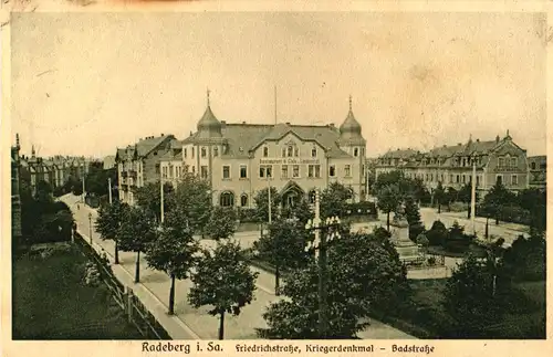 Ak Radeberg i. Sa. Friedrichstraße, Kriegerdenkmal - Badstraße