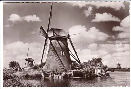 Großbildpostkarte Niederlande/Holland - Hollandse Molen / Dutch Windmill / Holländische Mühle / Moulin a Vent / KINDERDIJK - s/w mit Windmühle am Wasser - ungelaufen. Um 1965 zu datieren!. 